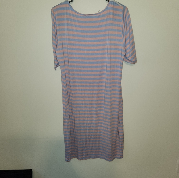 Lularoe Julia - Picture 2 of 3